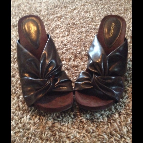 Cute brown leather type open toe heels