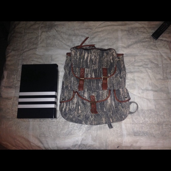 Bookbag - Picture 3 of 4