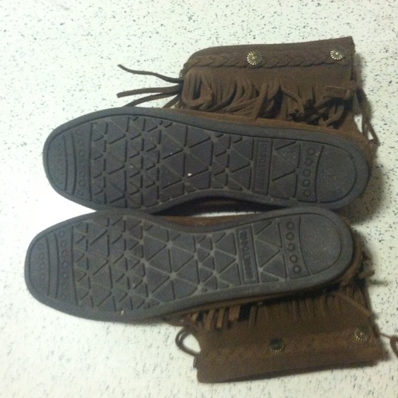 ❌SOLD❌ Brown Fringed Moccasins - Picture 3 of 3