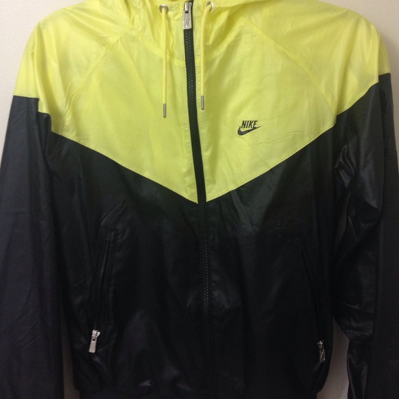 nike black and yellow windbreaker