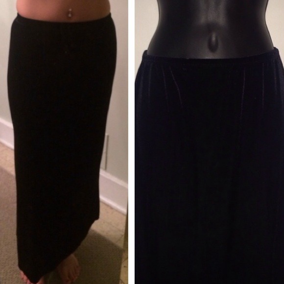 Old Navy Dresses & Skirts - 🚫SOLD  black maxi velvet skirt💘