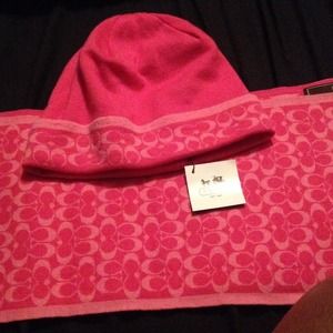 Coach hat and scarf