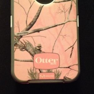 Pink camo otterbox