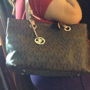 Michael Kors bag and wallet set