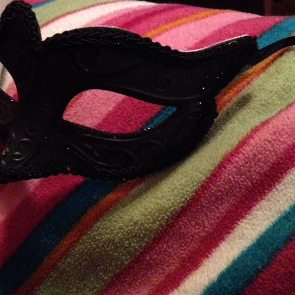 Mascared mask - Picture 2 of 3