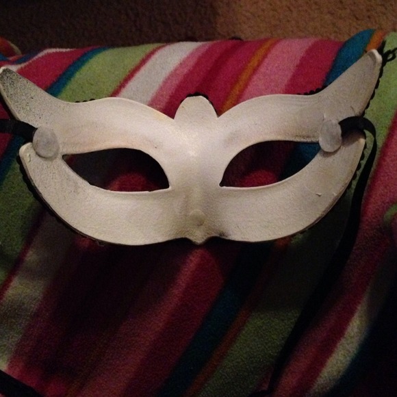 Mascared mask - Picture 3 of 3