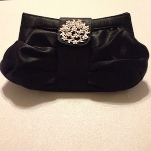 Black clutch w/ front ruching & rhinestone detail