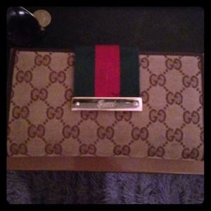 AUTHENTIC Gucci Canvas Continental Wallet