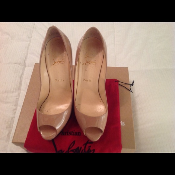 SOLD. SOLD. Christian Louboutin Lady Peep Nude. - Picture 2 of 4