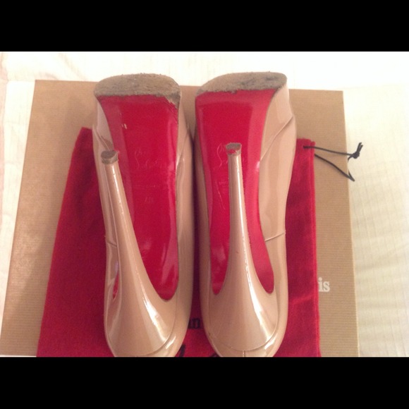 SOLD. SOLD. Christian Louboutin Lady Peep Nude. - Picture 4 of 4