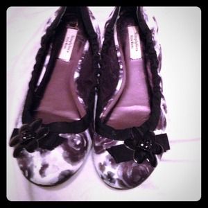 Simply Vera by Vera Wang size 7
