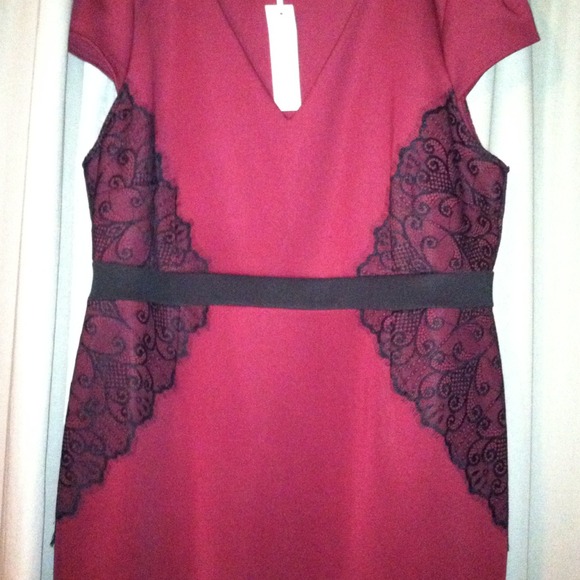 ✨✨HOST Pick #⃣1⃣Burgundy & Black Lace Dress✨✨