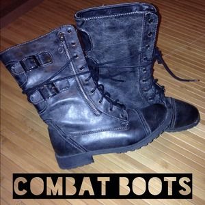 SOLD IN BUNDLE Super cute - Combat boots