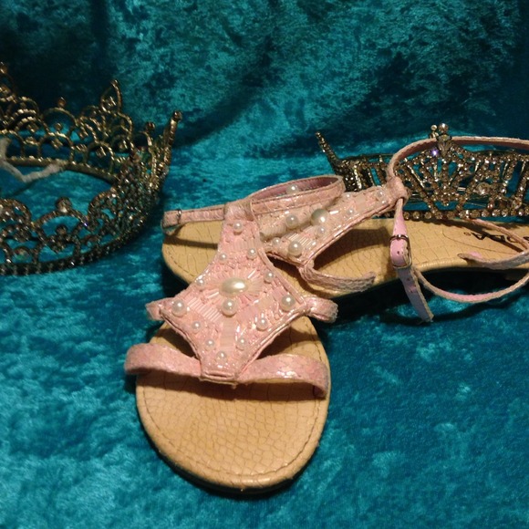 Gladiator Pink Pearl sandals! 6 absolutely Cute! - Picture 2 of 2
