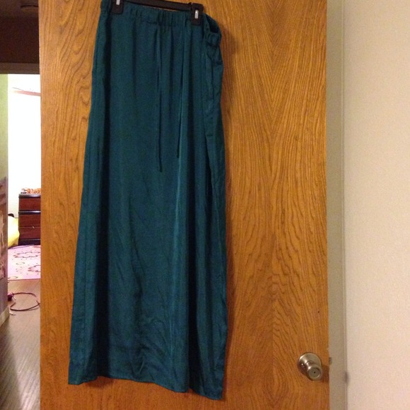 Hunter green maxi skirt with pockets