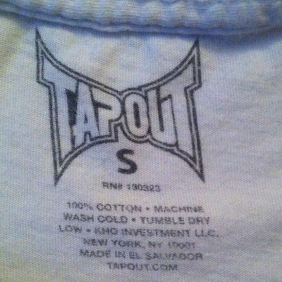 ❌Sold❌Woman's Tap out shirt - Picture 2 of 2