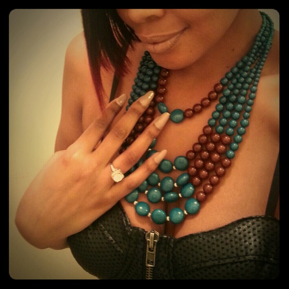 Turqoise and brown layered necklace