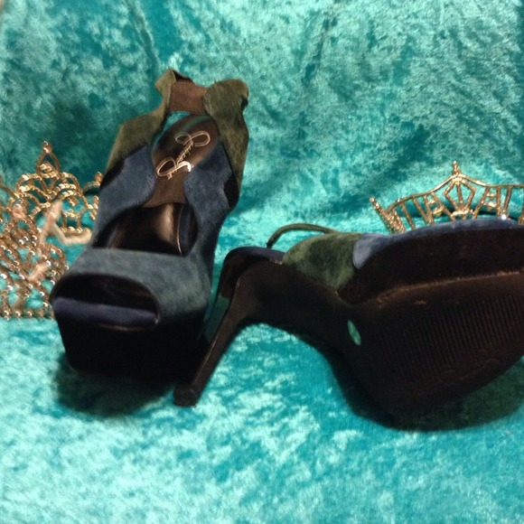 Jessica Simpson 6 Elegant Heels! Must Have! - Picture 3 of 3
