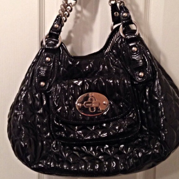 👜Nine West patent leather shoulder bag.
