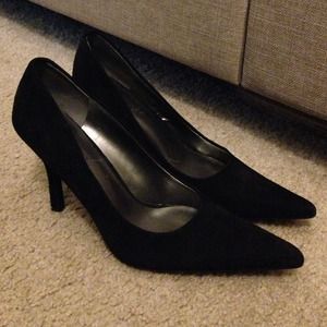 black pointy heels
