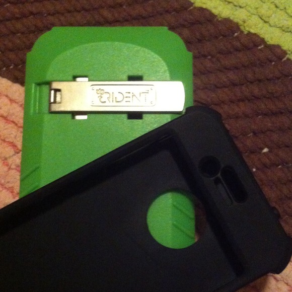 Trident iphone 4/4s case💚