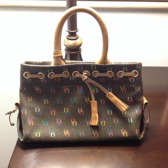 Dooney & Bourke Handbags - Authentic Dooney and Bourke bag