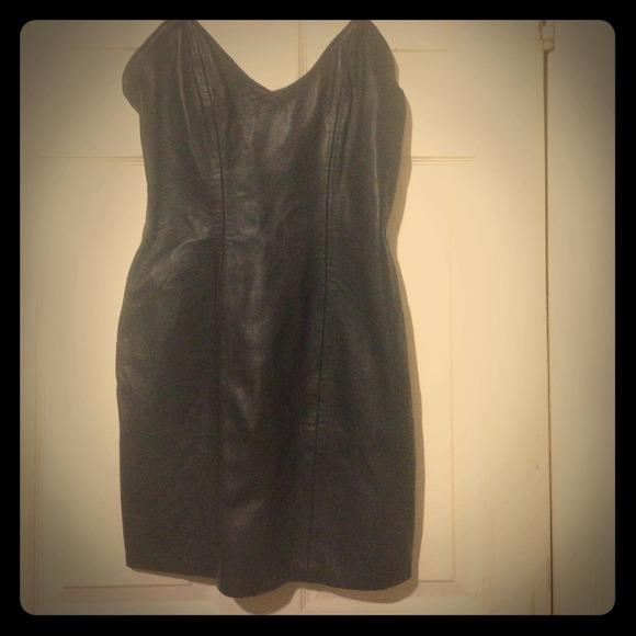 Medium leather black dress "80's style"