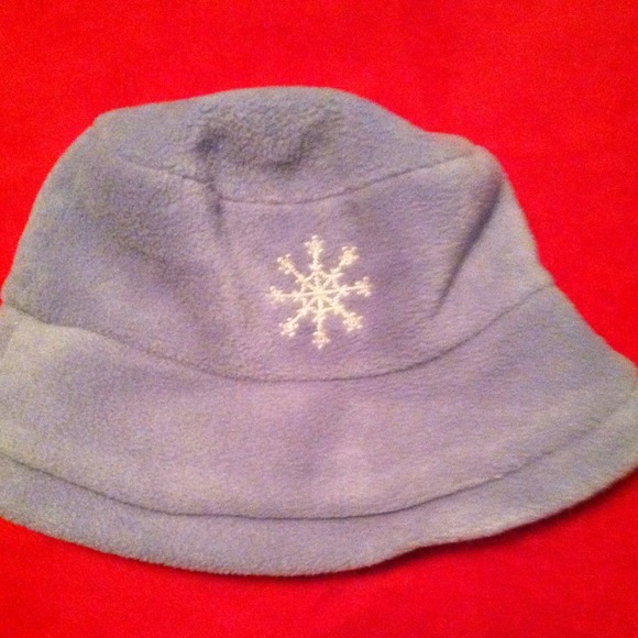 Powder Blue Snowflake Winter Accessory Ensamble - Picture 2 of 4