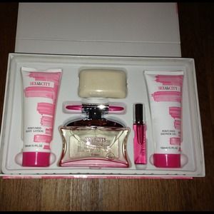 Sex and the City Love perfume set