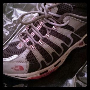 North Face boys shoes size 4