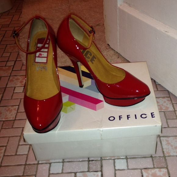 Red f#€k Me Pumps!