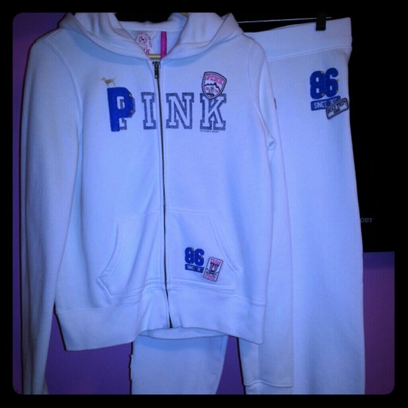 Sweatsuit in rhe color ivory