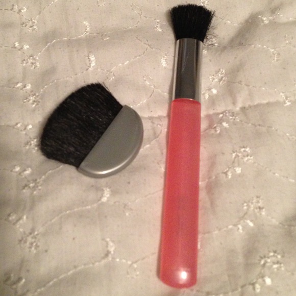 Makeup brushes