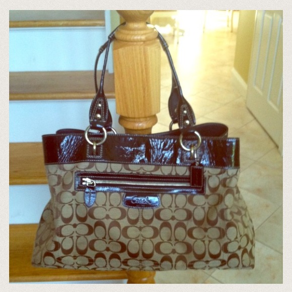 ❌SOLD ❌ Authentic Signature Coach Purse