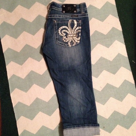 SOLD 🚫🚫🚫Miss Me Capris!