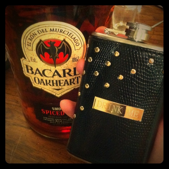 *Reserved for trade Alice In Wonderland "Drink Me"