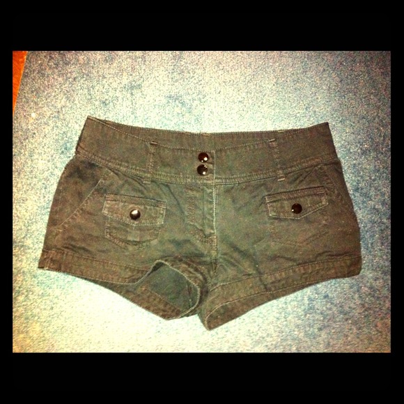 H&m black shorts