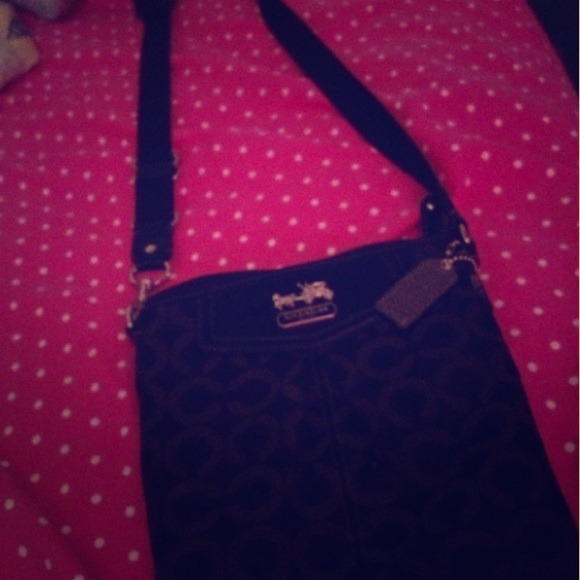 Authentic Coach leather black over the shoulderbag