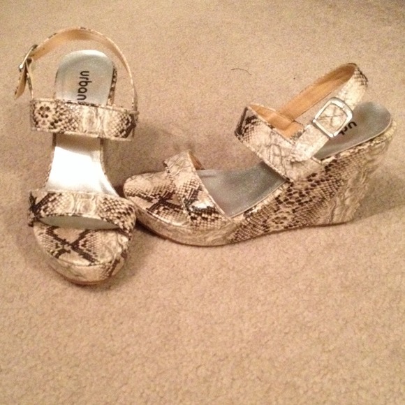 Wedge sandals