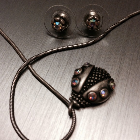 Vintage Ladybug necklace  Crystals & Earring set - Picture 4 of 4