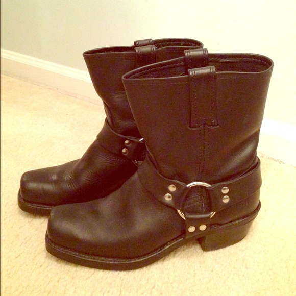 🚫SOLD🚫Black Frye Harness Boots