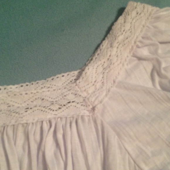 White Boho Style Top - Picture 3 of 3