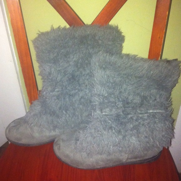 SOLD REDUCED 💥 Gray Fur Boots 💥