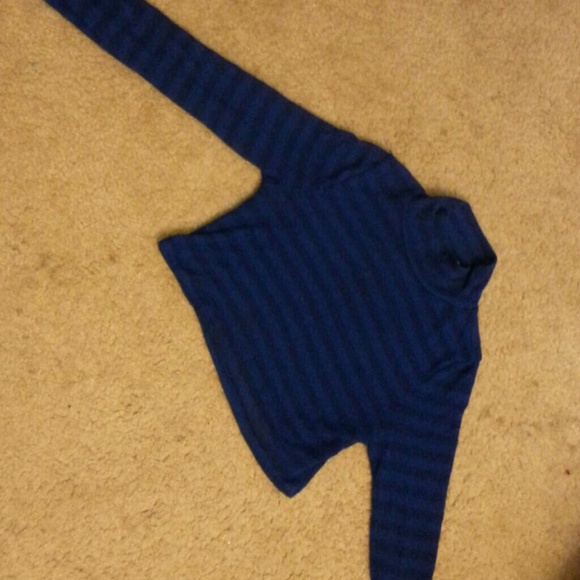 Crop top sweater. ??