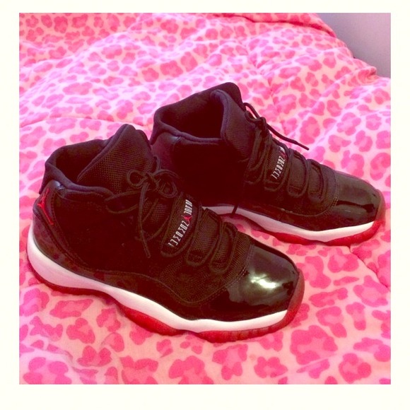 🔴HOLD🔴Jordan Bred 11s
