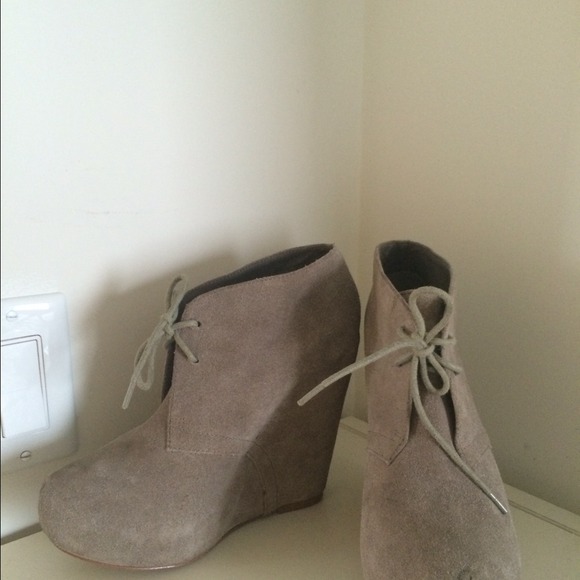 Steve Madden suede booties - Picture 2 of 4
