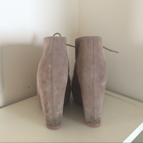 Steve Madden suede booties - Picture 3 of 4