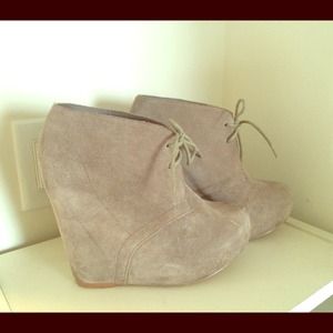 Steve Madden suede booties