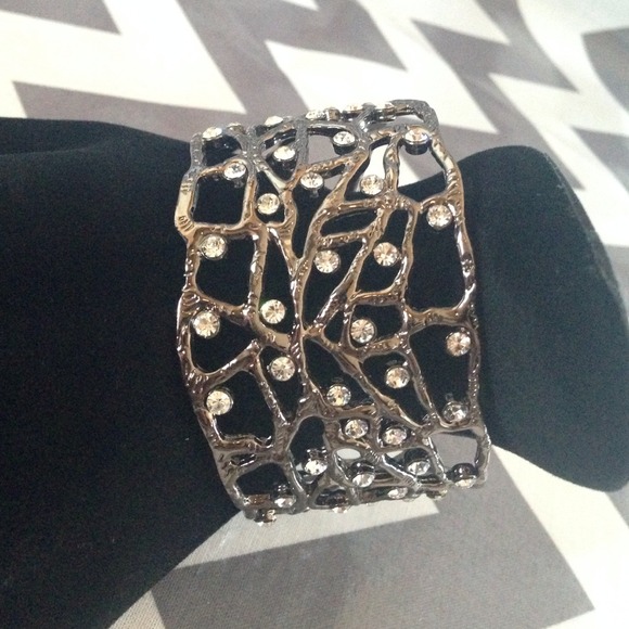 Beautiful Cookie Lee Cuff bracelet