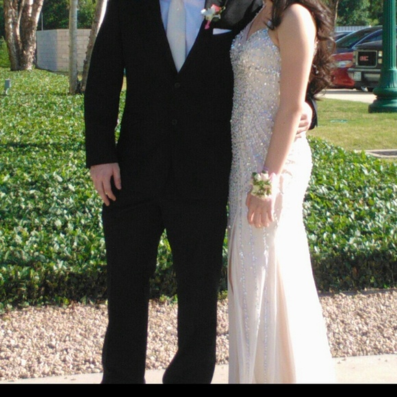 Prom dress - Picture 2 of 4